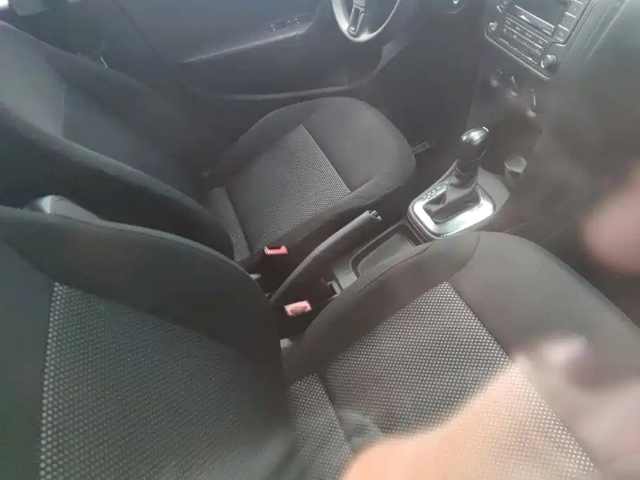 Volkswagen Polo — миниатюра 8