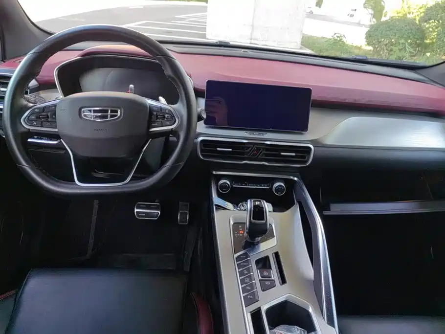 Geely Binyue — миниатюра 12