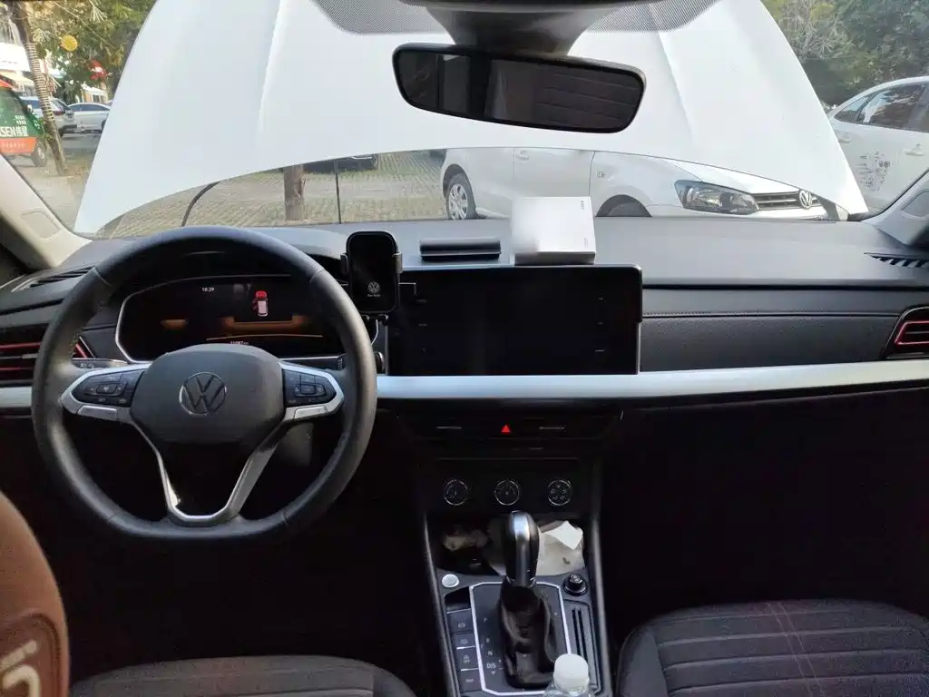 Volkswagen Lavida — миниатюра 6