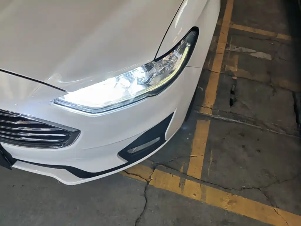 Ford Mondeo — миниатюра 24