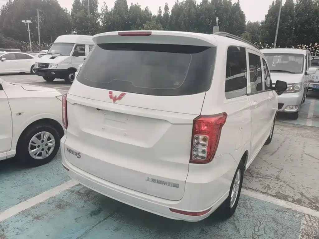 Wuling Hongguang — миниатюра 7