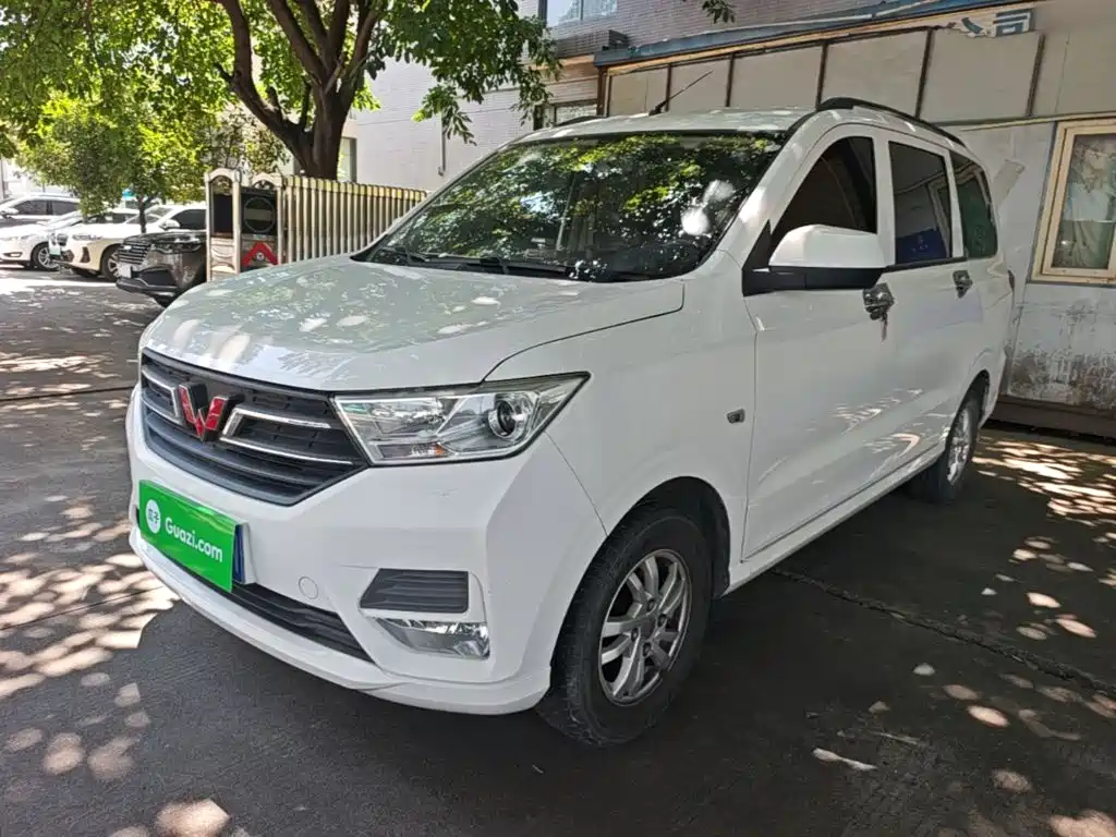 Wuling Hongguang — миниатюра 2