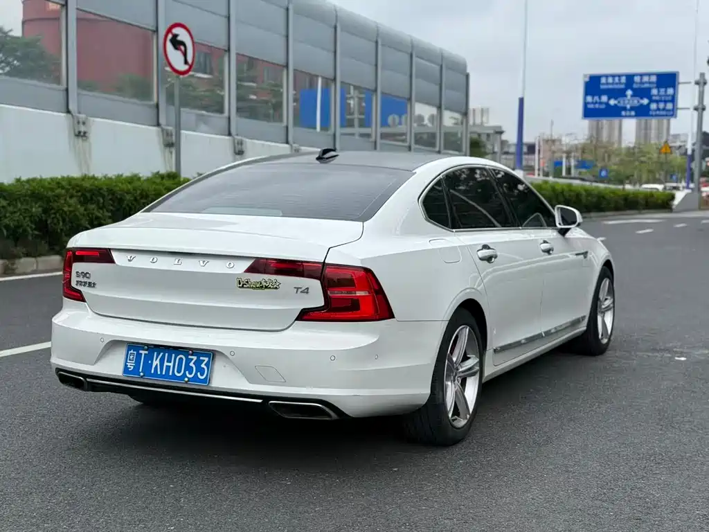 Volvo S90 — миниатюра 4