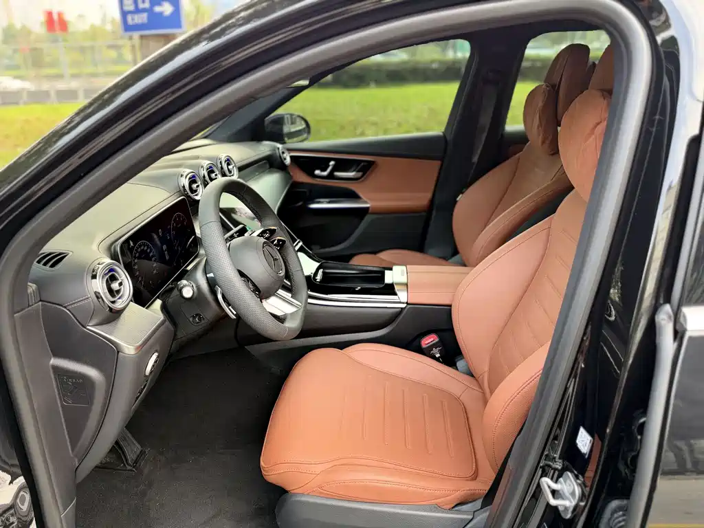 Mercedes-Benz GLC — миниатюра 12