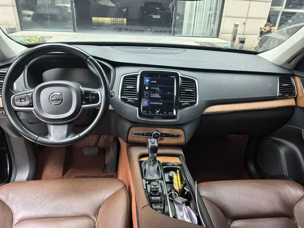 Volvo XC90 — миниатюра 19