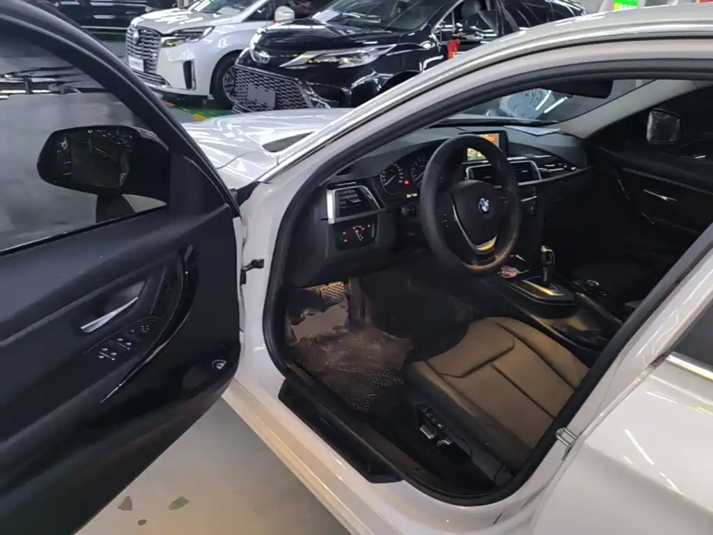 BMW 3 Series — миниатюра 16