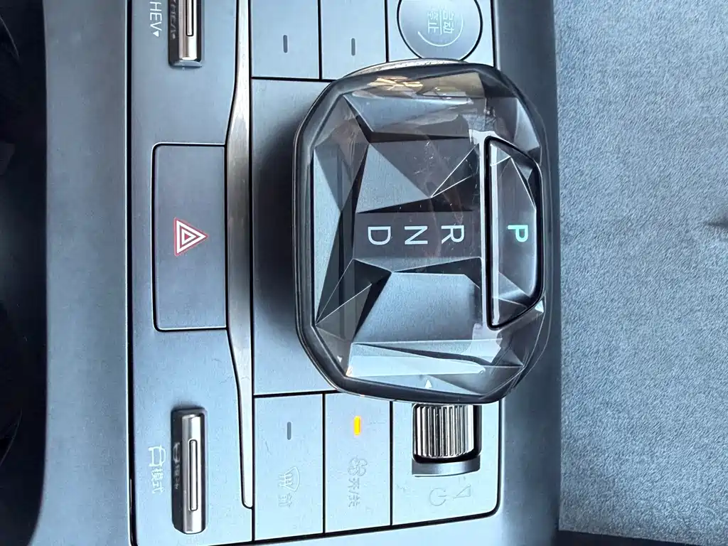 BYD Qin L — миниатюра 17