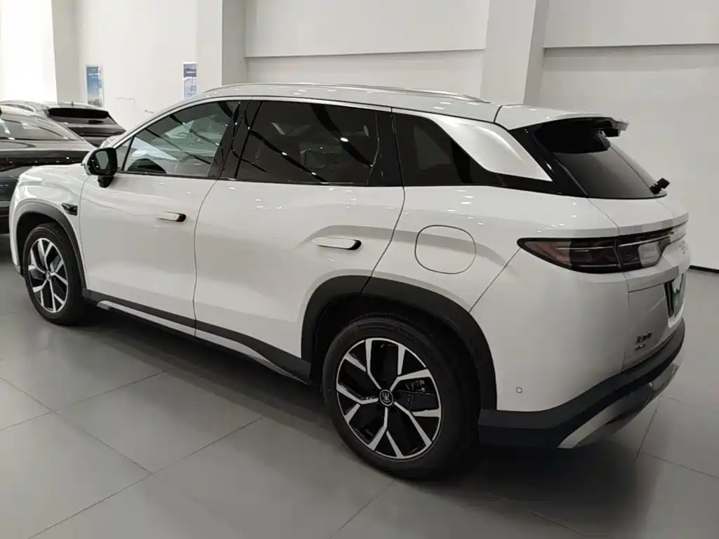 BYD L DM-i — миниатюра 5
