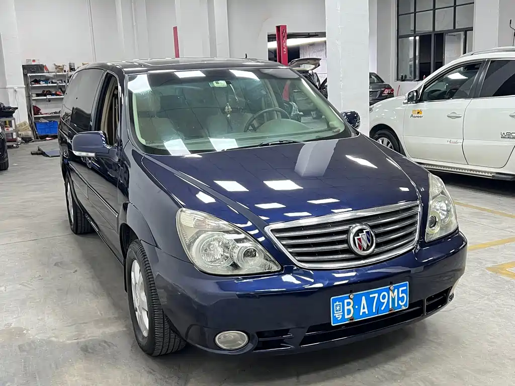 Buick GL8 — миниатюра 3