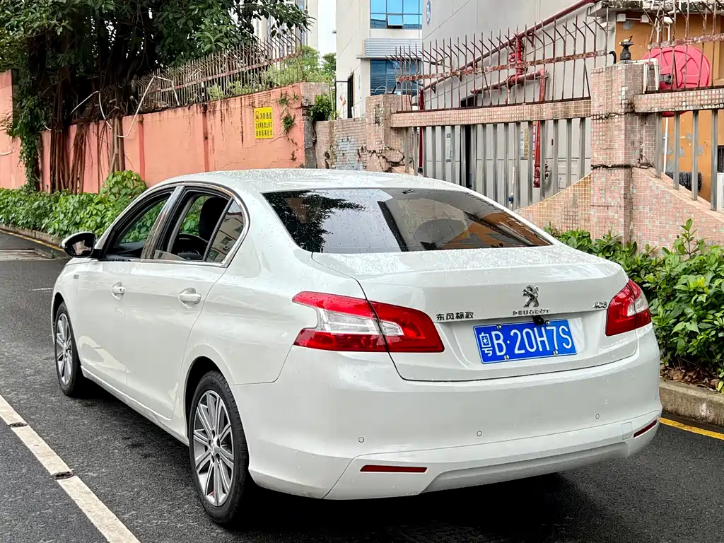Peugeot 408 2015 1.2T AT Luxury