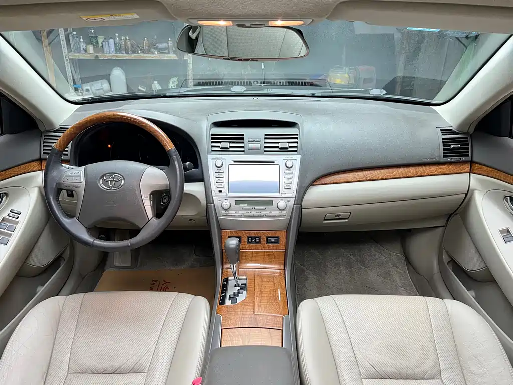 Toyota Camry — миниатюра 8