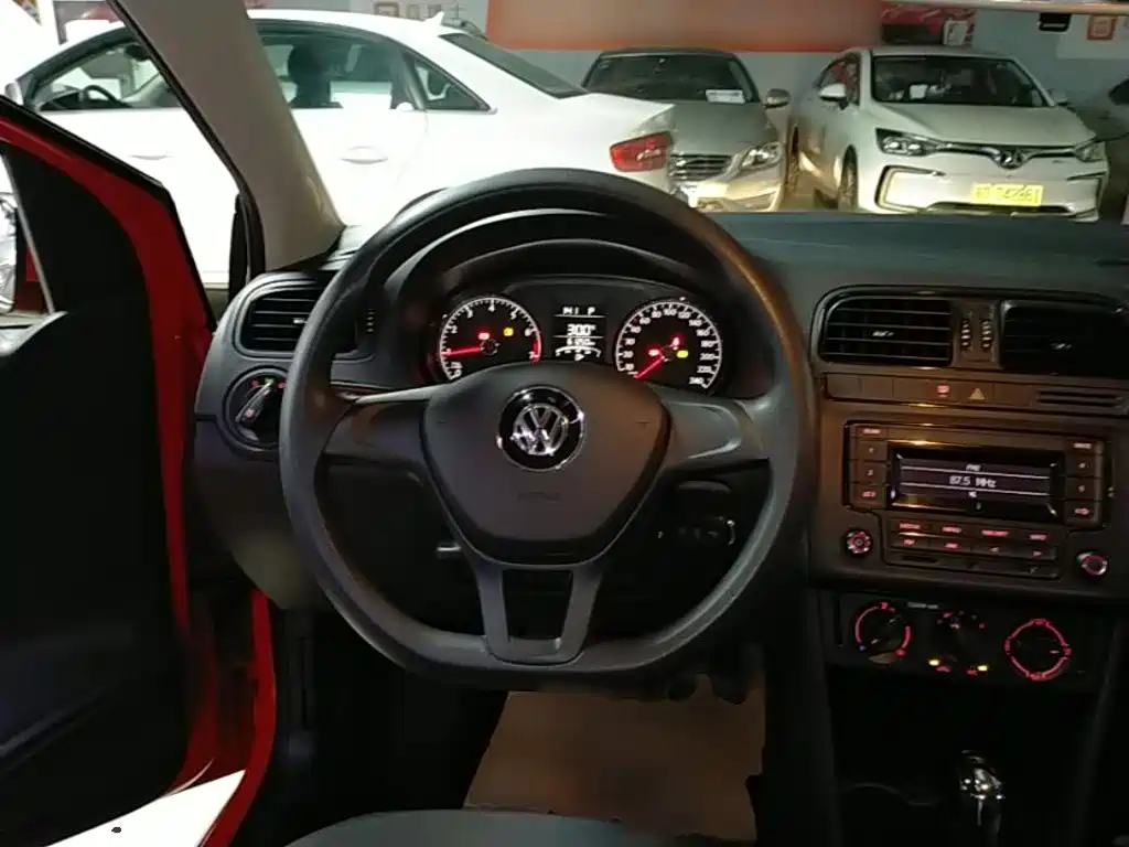 Volkswagen Polo — миниатюра 11