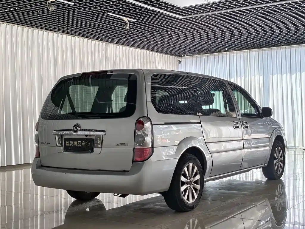 Buick GL8 — миниатюра 6