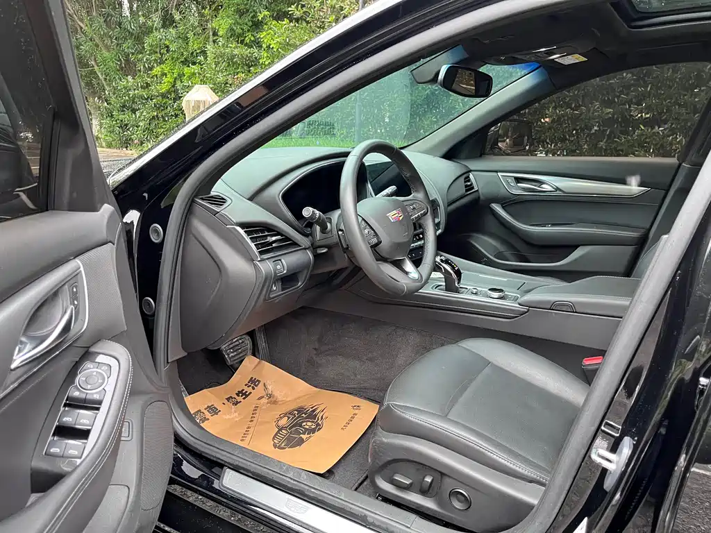 Cadillac CT5 — миниатюра 7