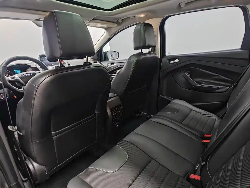 Ford Kuga — миниатюра 9