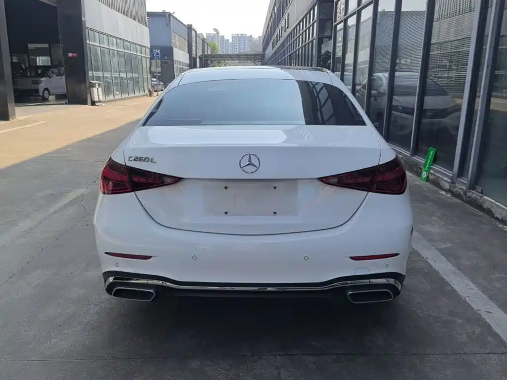Mercedes-Benz C-Class — миниатюра 6