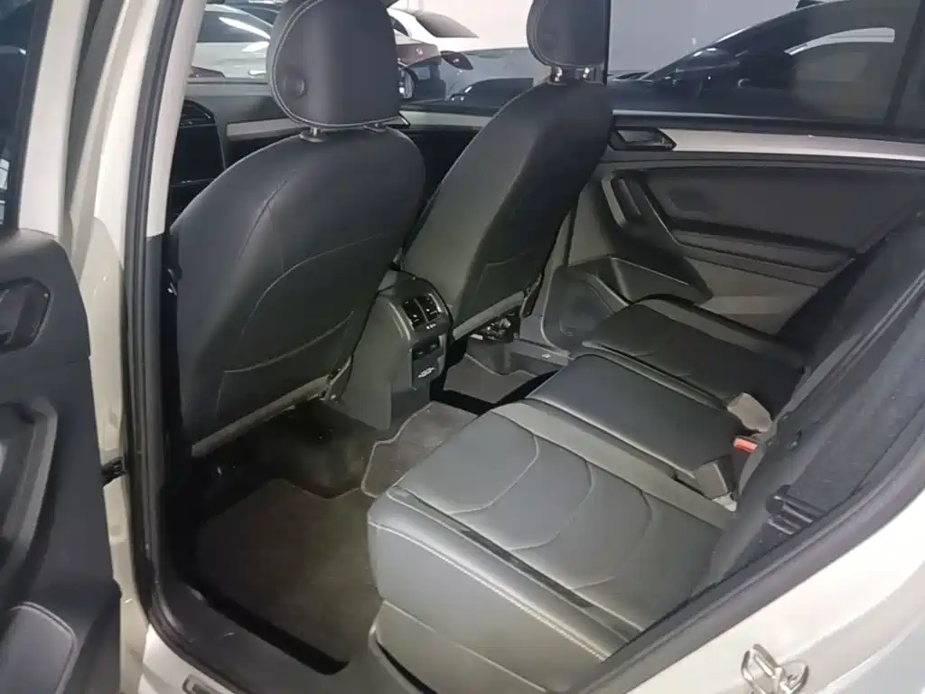 Volkswagen Tiguan L — миниатюра 17