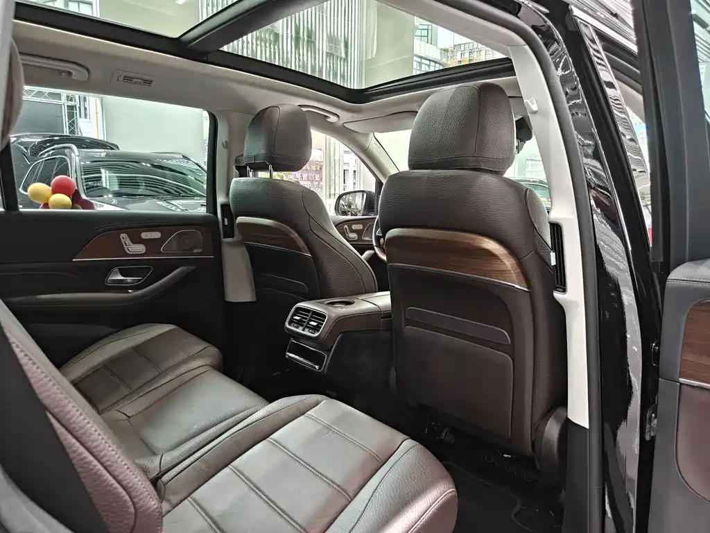 Mercedes-Benz GLS — миниатюра 17