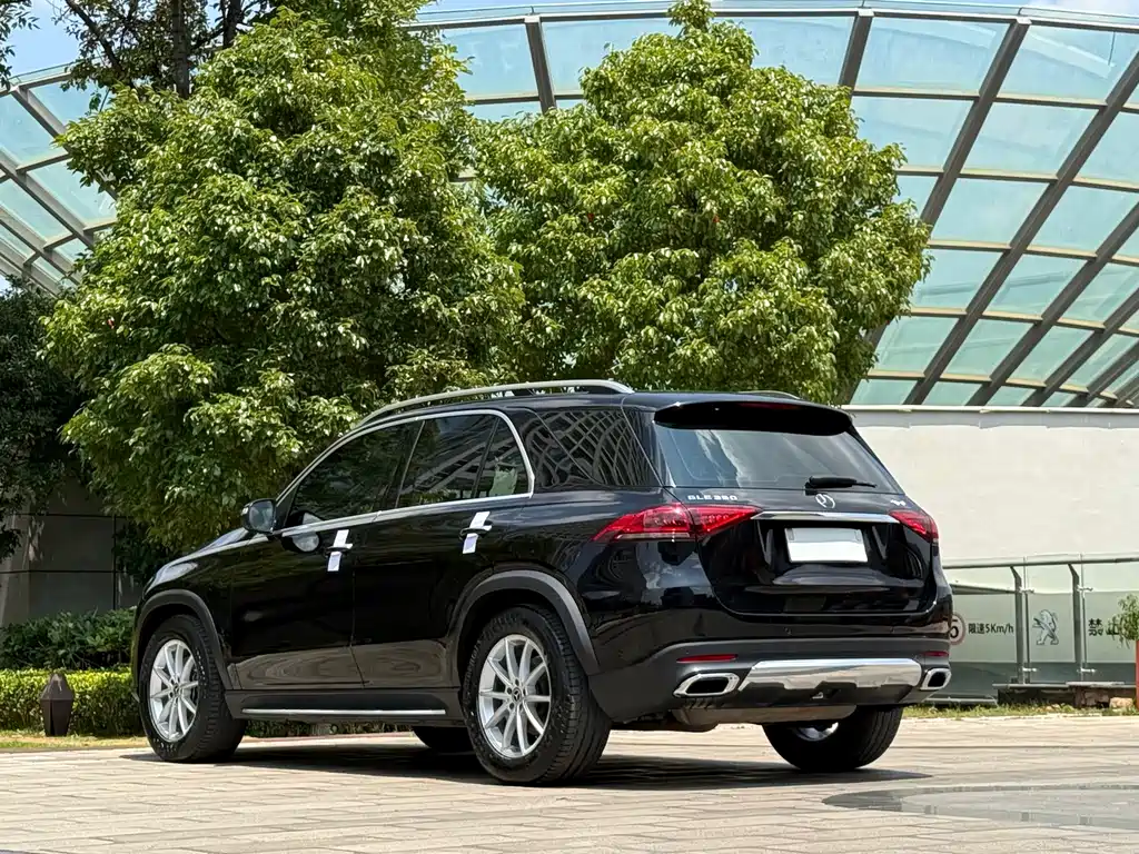 Mercedes-Benz GLE (Import) — миниатюра 9