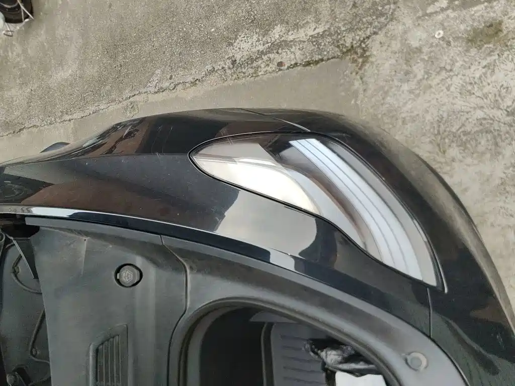 Tesla Model Y — миниатюра 21