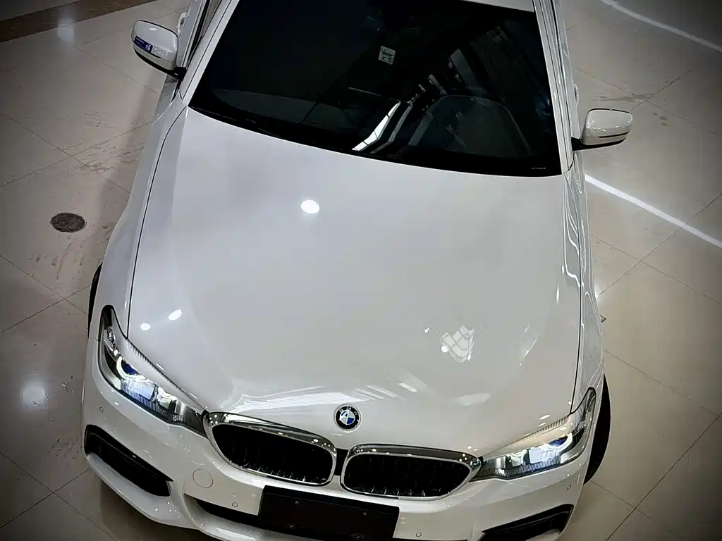 BMW 5 Series — миниатюра 13