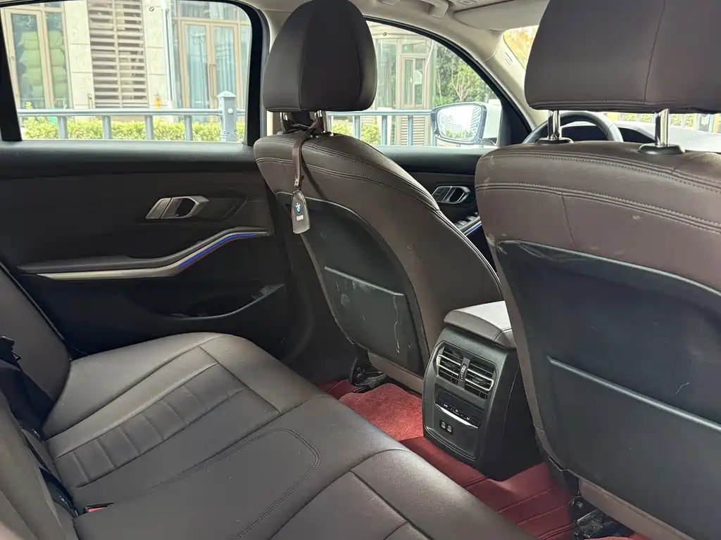 BMW 3 Series — миниатюра 12
