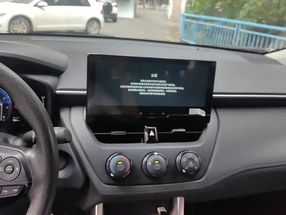 Toyota Corolla Cross — миниатюра 13