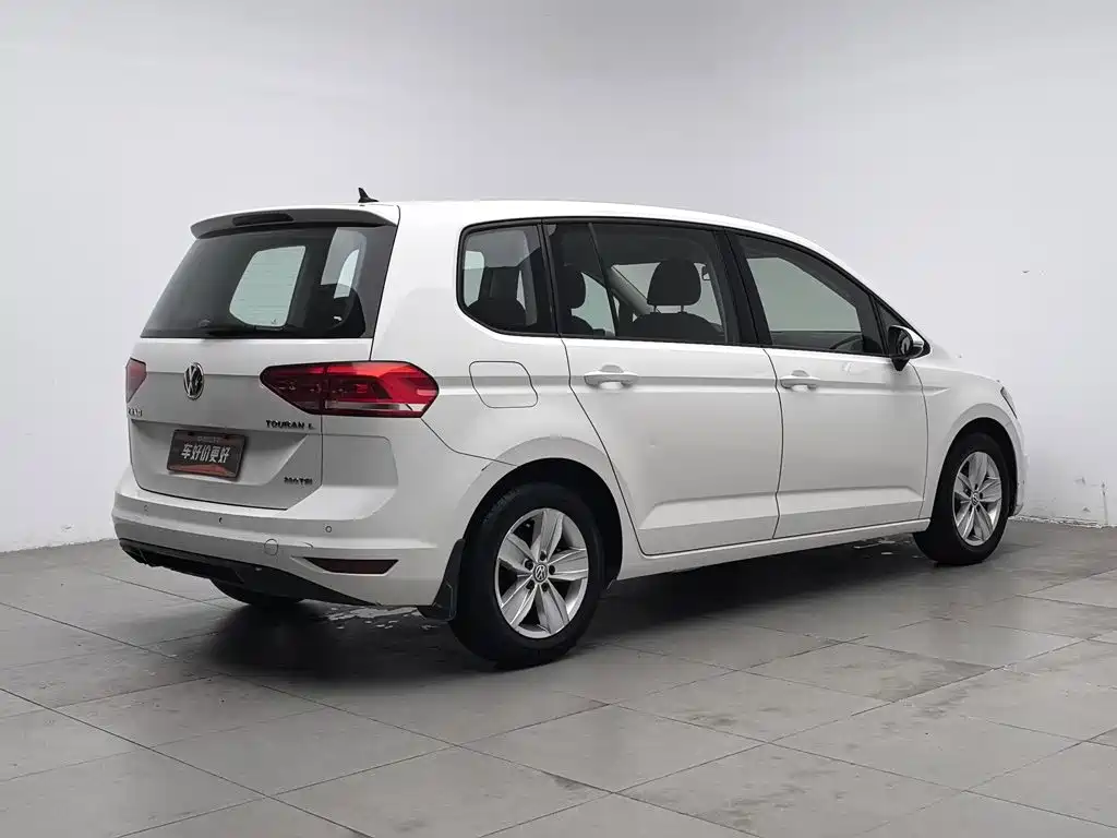 Volkswagen Touran — миниатюра 2