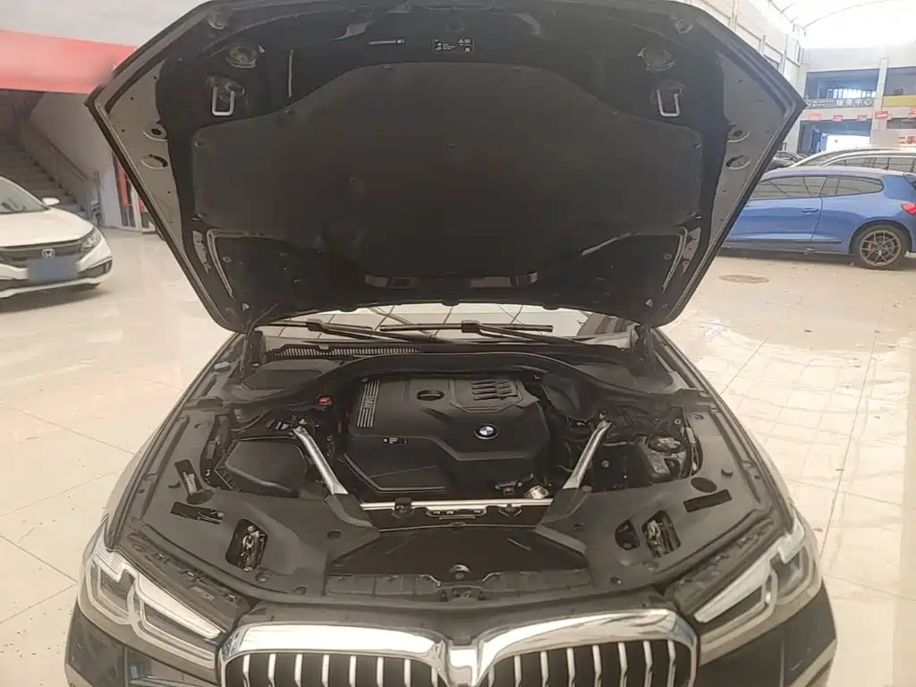 BMW 5 Series — миниатюра 20