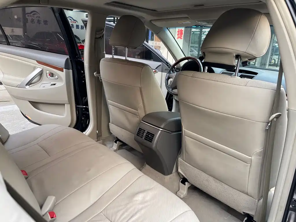 Toyota Camry 2013 200G Luxury