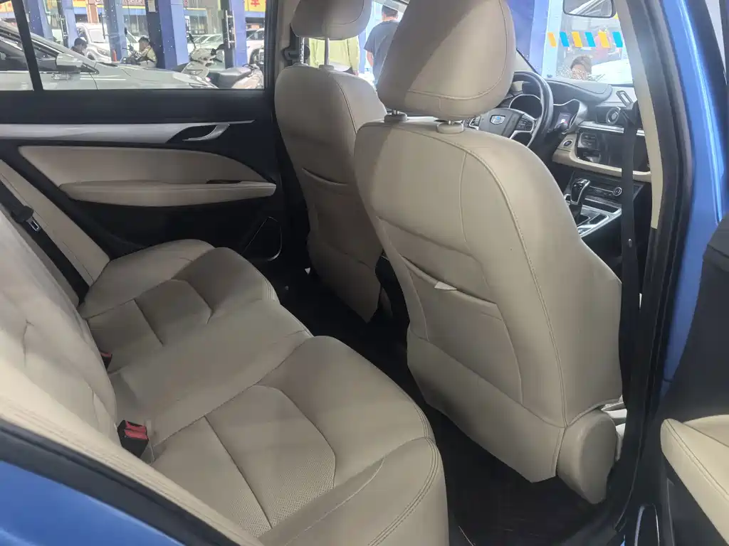 Geely Emgrand — миниатюра 12