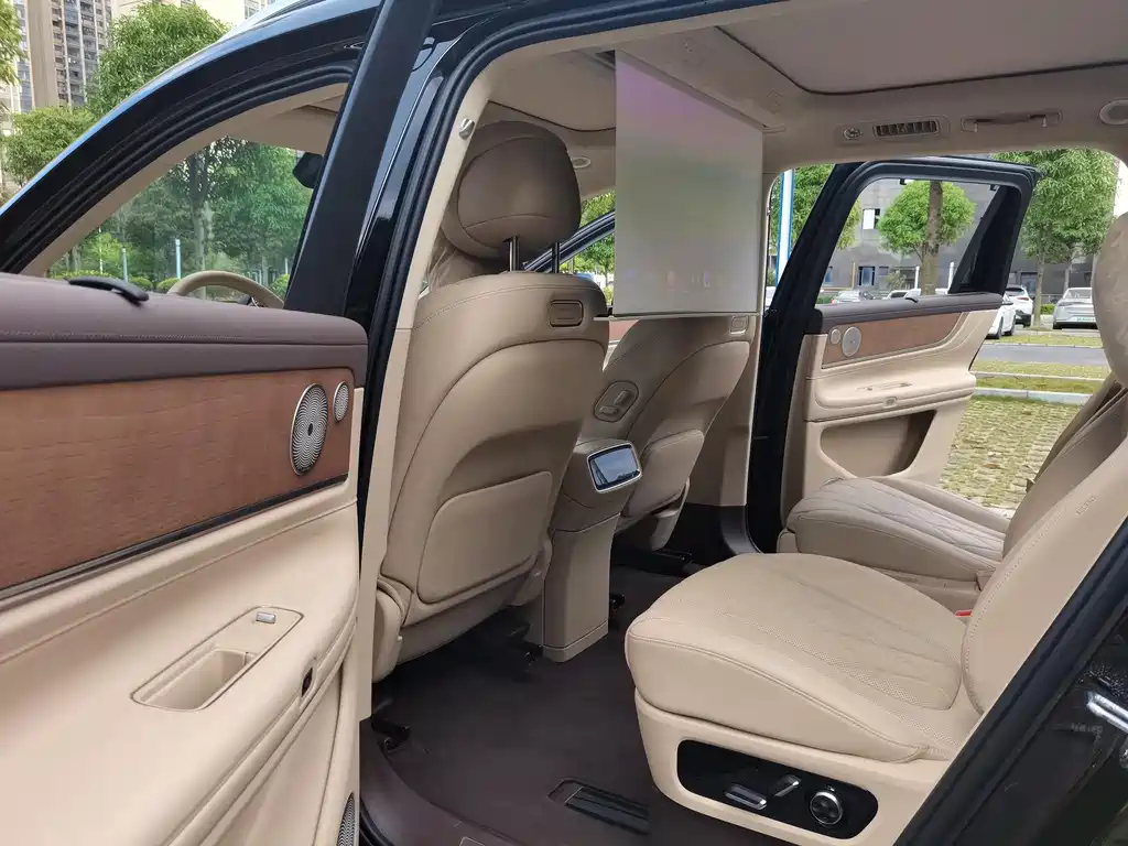 AITO ASK THE WORLD M9