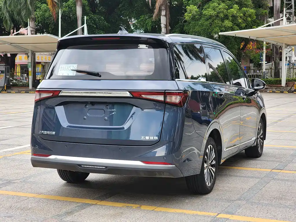 Wuling Jiachen — миниатюра 6