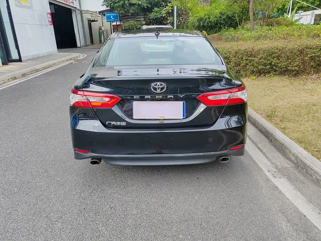 Toyota Camry — миниатюра 4