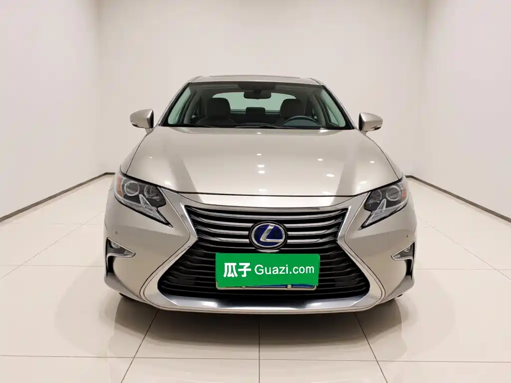 Lexus ES — миниатюра 2
