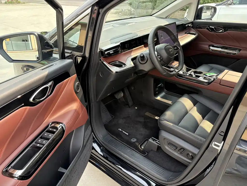 GAC Motor Trumpchi E8 PHEV — миниатюра 7