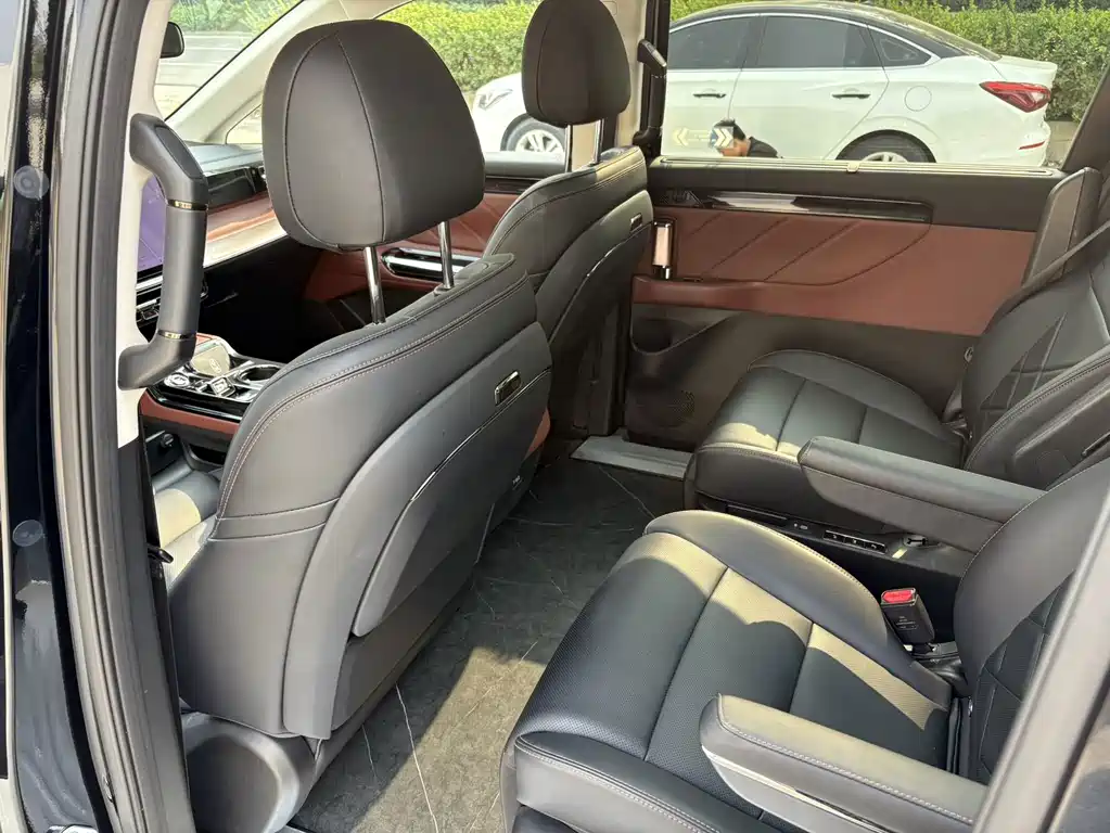 GAC Motor Trumpchi E8 PHEV — миниатюра 13