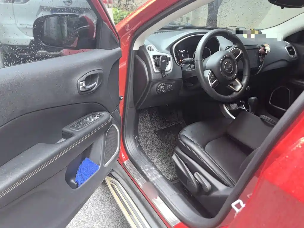 Jeep Compass — миниатюра 12