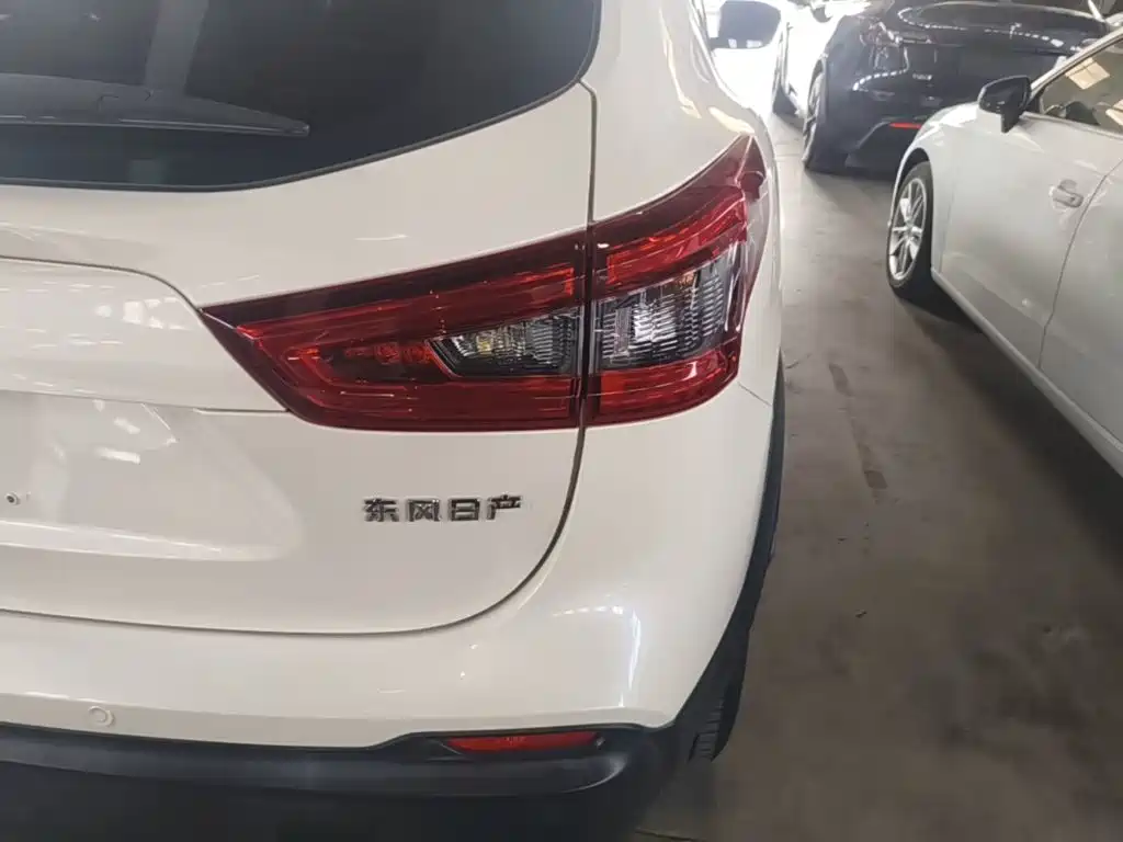 Nissan Qashqai — миниатюра 8