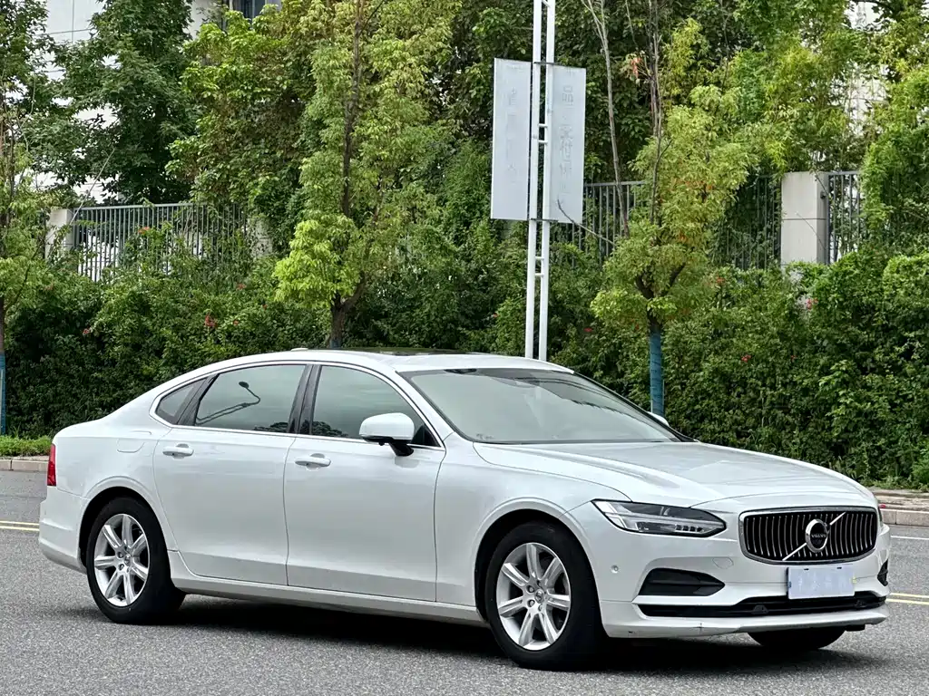 Volvo S90 — миниатюра 2