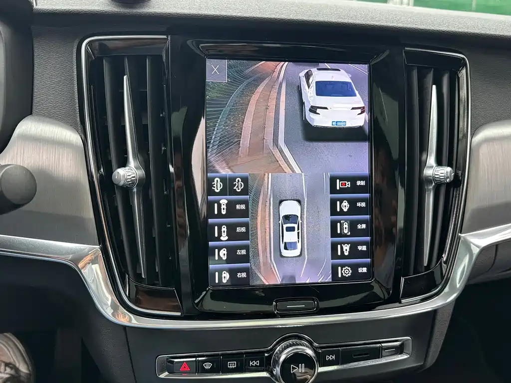 Volvo S90 — миниатюра 22