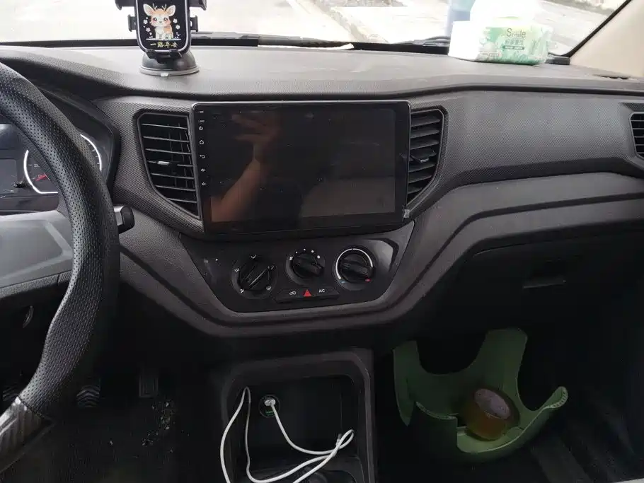Wuling Hongguang V — миниатюра 13