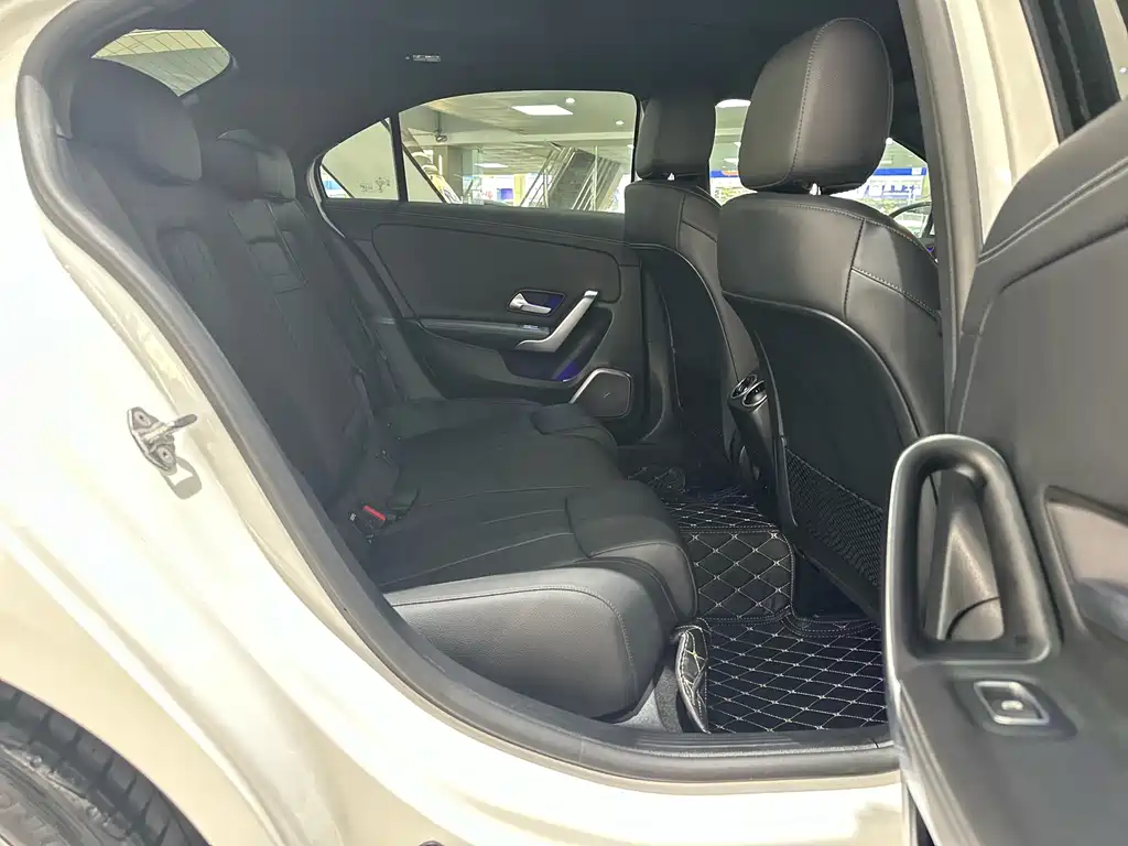 Mercedes-Benz A-Class — миниатюра 13