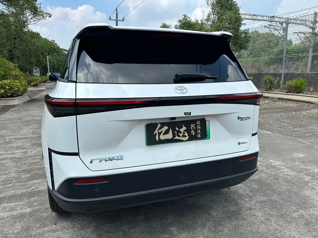 Toyota bZ3X — миниатюра 16