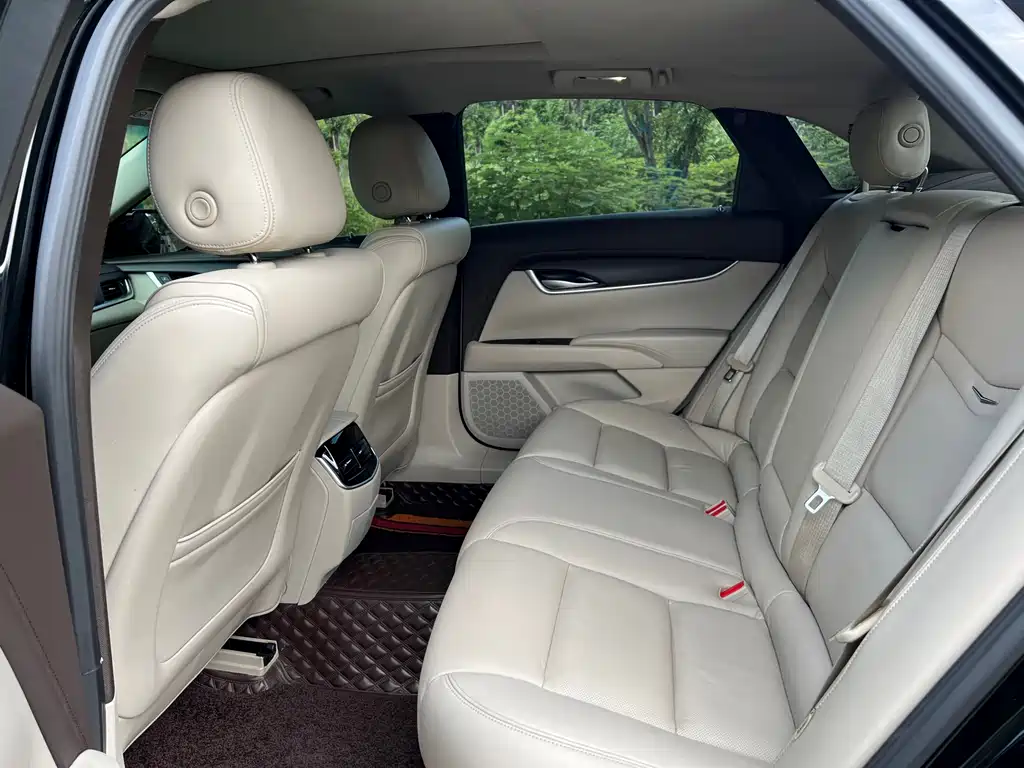 Cadillac XTS — миниатюра 6