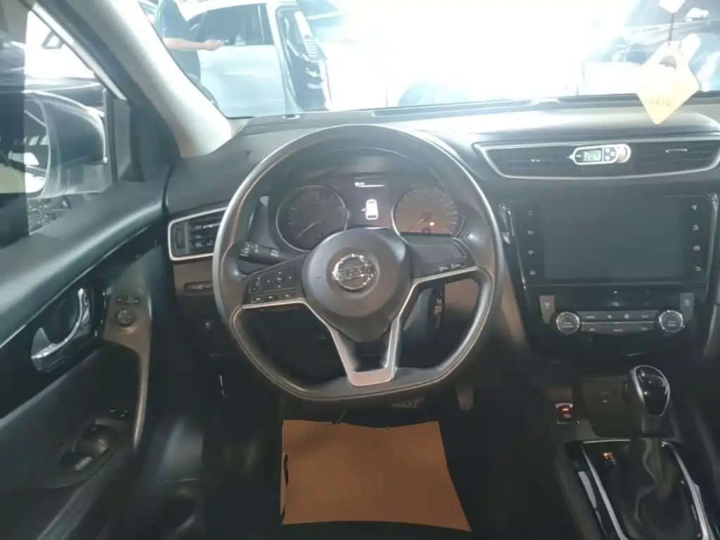 Nissan Qashqai — миниатюра 11