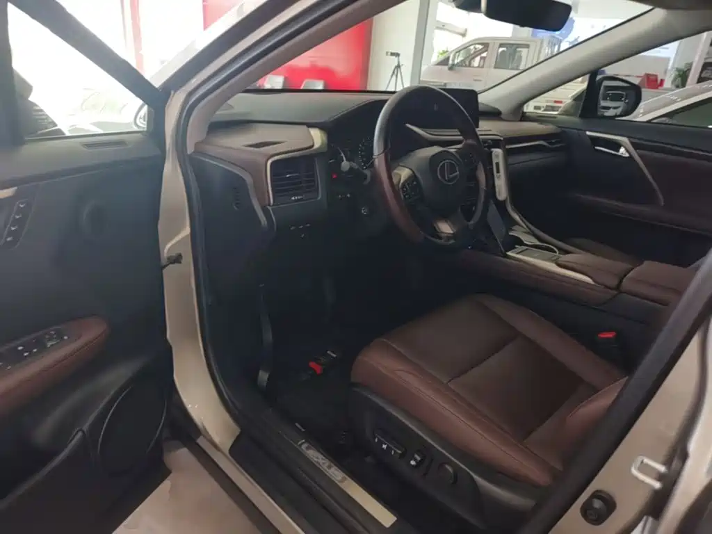 Lexus RX — миниатюра 16