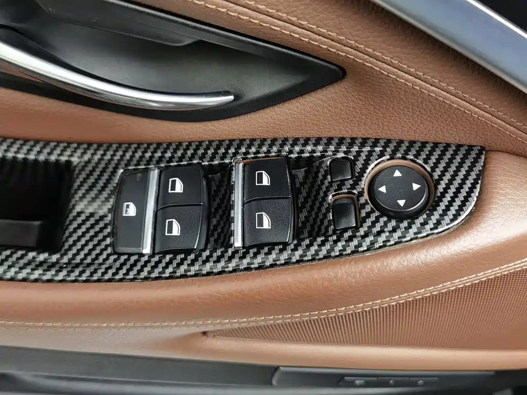 BMW 5 Series — миниатюра 9