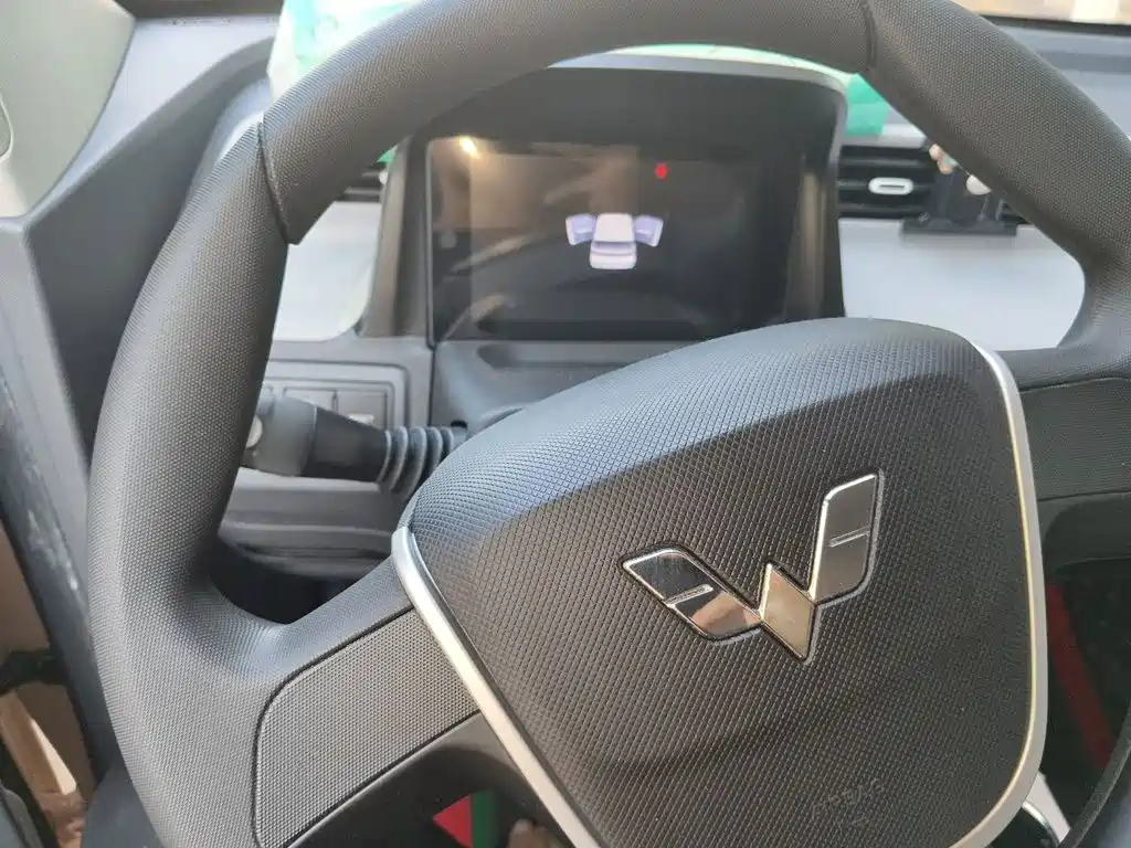 Wuling MINIEV — миниатюра 6