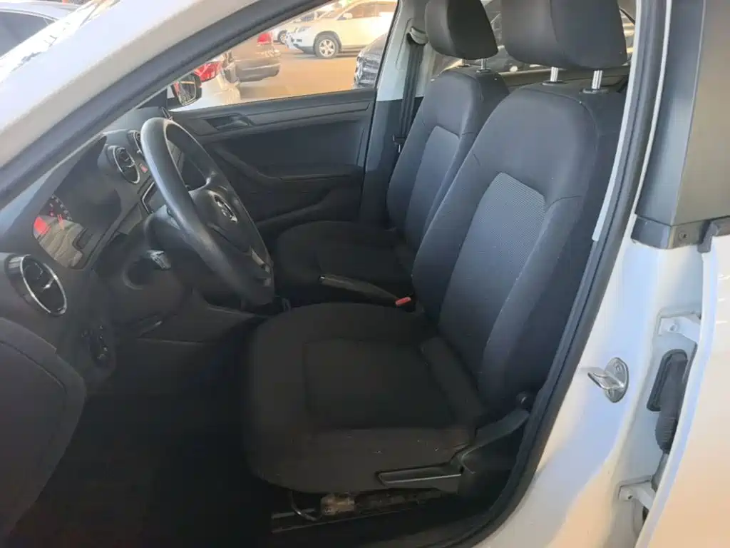 Volkswagen Jetta — миниатюра 15